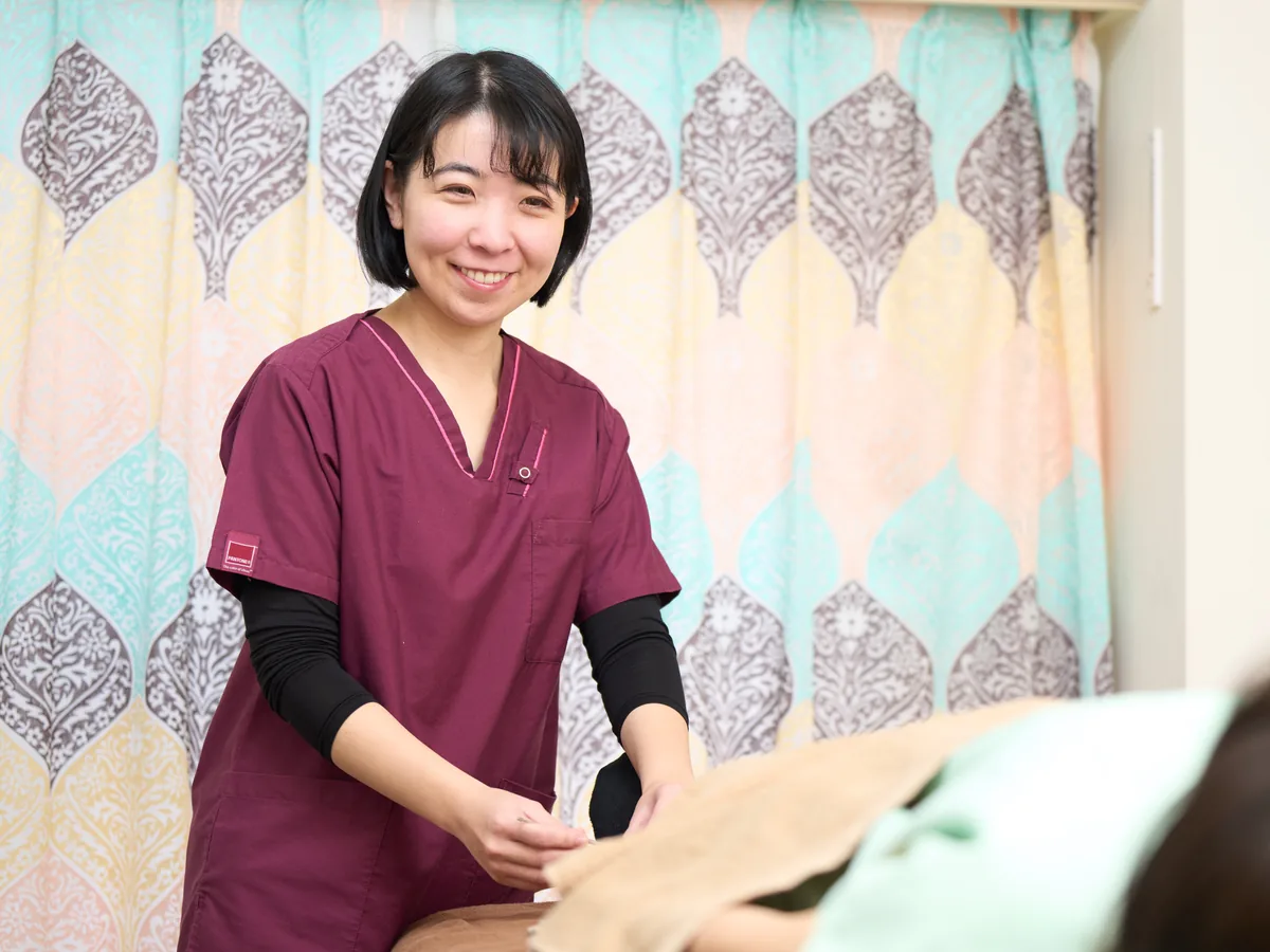 女性鍼灸師の梅木